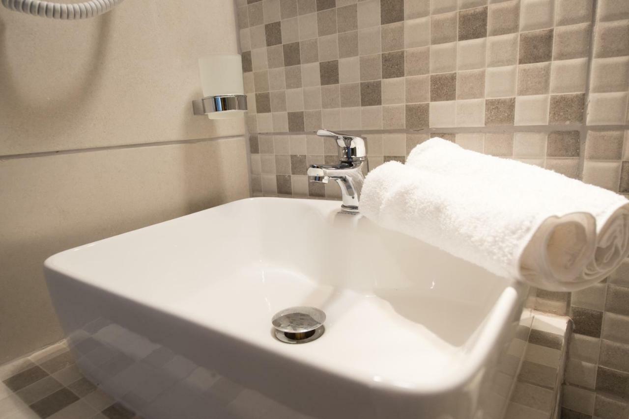 Roxani'S Apartments อาโยส นิโกลาออส ภายนอก รูปภาพ