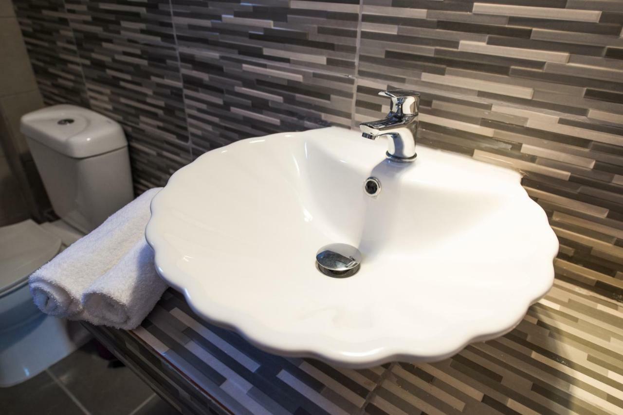 Roxani'S Apartments อาโยส นิโกลาออส ภายนอก รูปภาพ